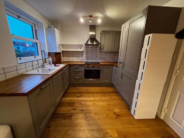 Apartment for rent in North Sheen, Greater London