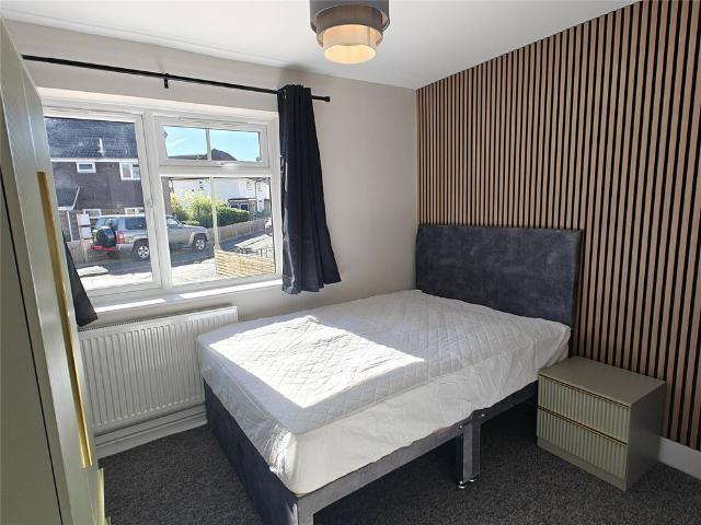 House for rent in Bellfields, Guildford