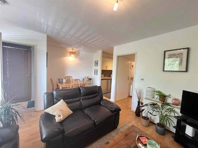 Apartment to rent in Bluebell, North Tipperary