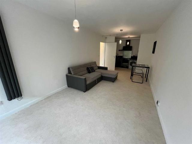 Apartment to rent in Bluebell, North Tipperary