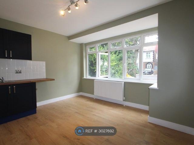 Studio for rent in Beddington, Greater London