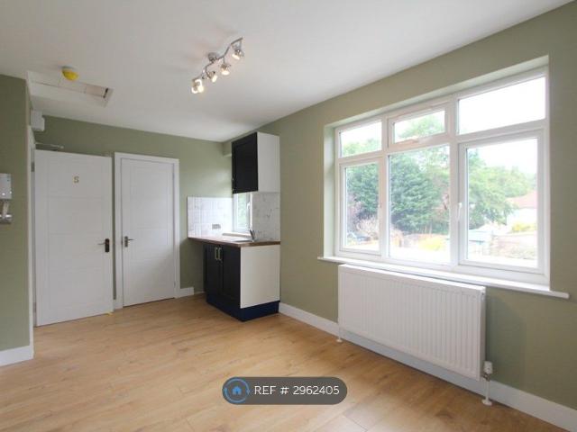 Studio for rent in Beddington, Greater London