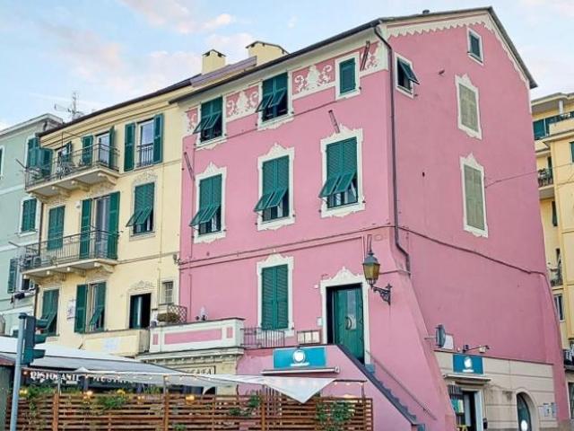 Locale Commerciale in vendita a Arenzano, Liguria