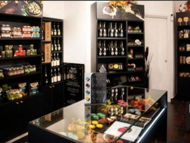 Locale Commerciale in affitto a San Remo, Liguria