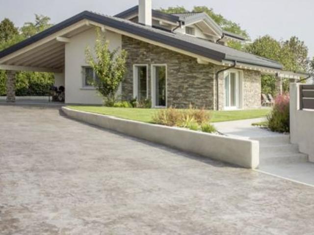 Villa Indipendente in vendita a Bergamo, Lombardia