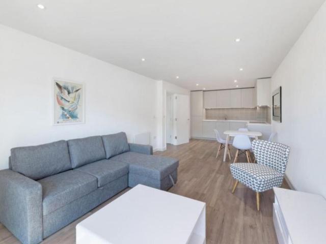 House for rent in Colindale, Greater London