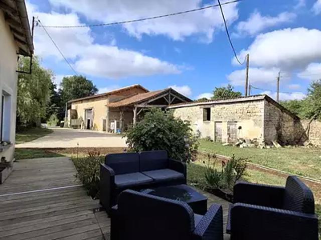 Maison vente à Confolens, Cellefrouin