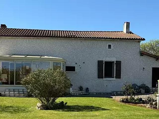 Maison vente à Confolens, Cellefrouin
