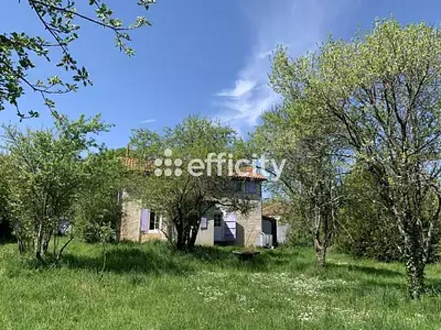 Maison vente à Confolens, Nouvelle-Aquitaine