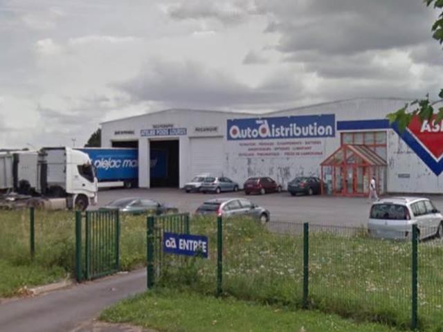 Local Commercial location à Villeneuve-saint-germain
