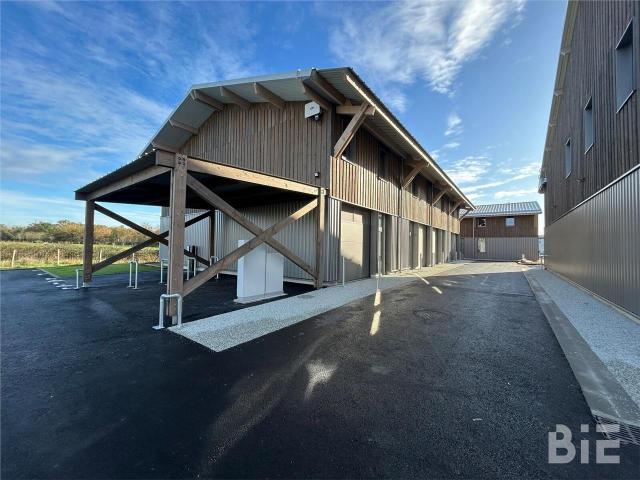 Local Commercial vente à Bordeaux, Le Haillan