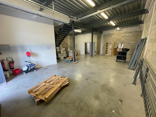 Local Commercial vente à Pontoise, Saint-ouen-l'aumône