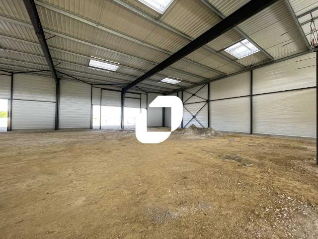 Local Commercial vente à Moissy-Cramayel, Seine-et-Marne
