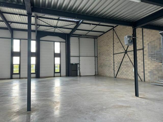 Local Commercial vente à Torcy, Serris