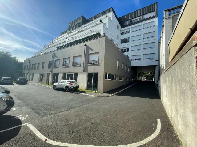 Local Commercial vente à L'Haÿ-les-Roses, Ivry-sur-seine