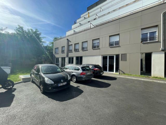 Local Commercial vente à L'Haÿ-les-Roses, Ivry-sur-seine