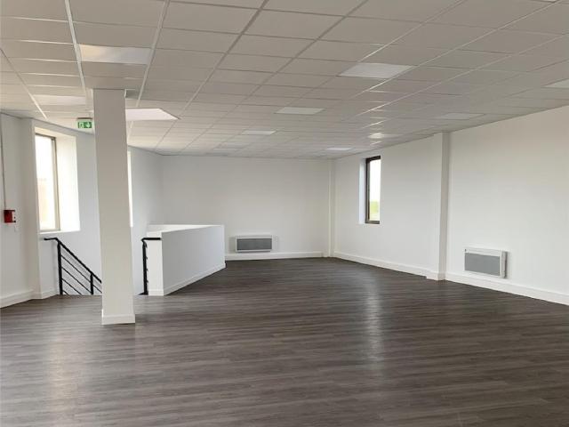 Local Commercial vente à Pontoise, Persan