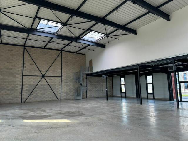 Local Commercial vente à Torcy, Serris