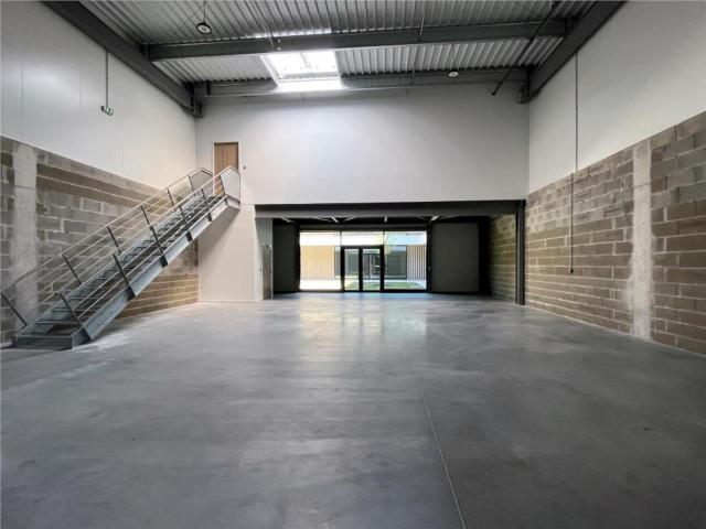 Local Commercial location à Bordeaux, Mérignac