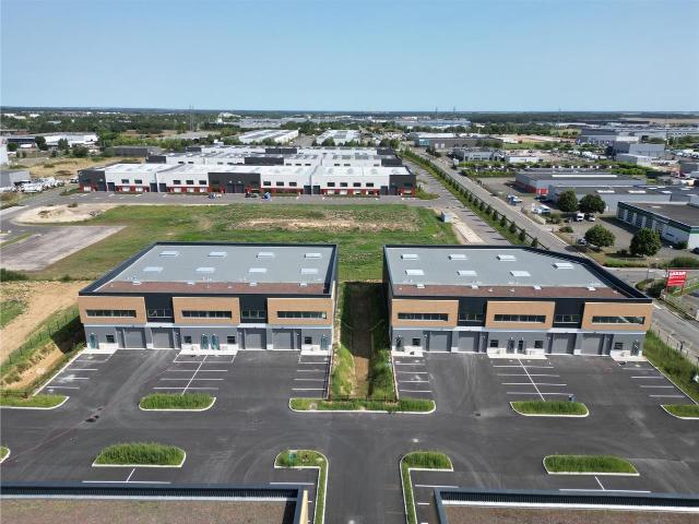 Local Commercial vente à Zone d'activités Chartres Est Secteur Le Jardin d’Entreprises, Gellainville