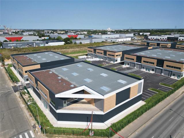 Local Commercial vente à Zone d'activités Chartres Est Secteur Le Jardin d’Entreprises, Gellainville