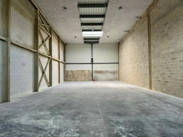 Local Commercial vente à France métropolitaine, Le Mesnil-amelot