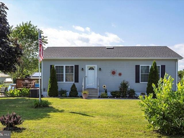 House for sale in Pittsville