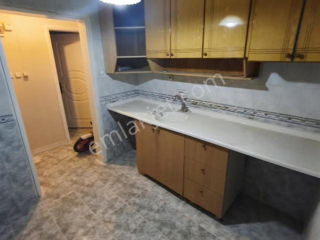 Bayrakli, İzmir içerisinde kiralık mülk