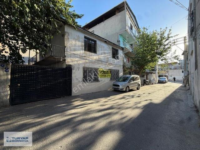 Cengizhan Mahallesi, Bayraklı içerisinde satılık Bina