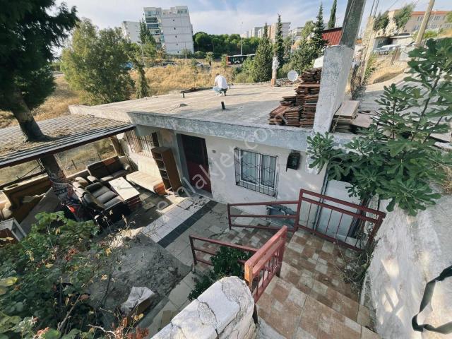 Karabağlar, İzmir içerisinde satılık Villa