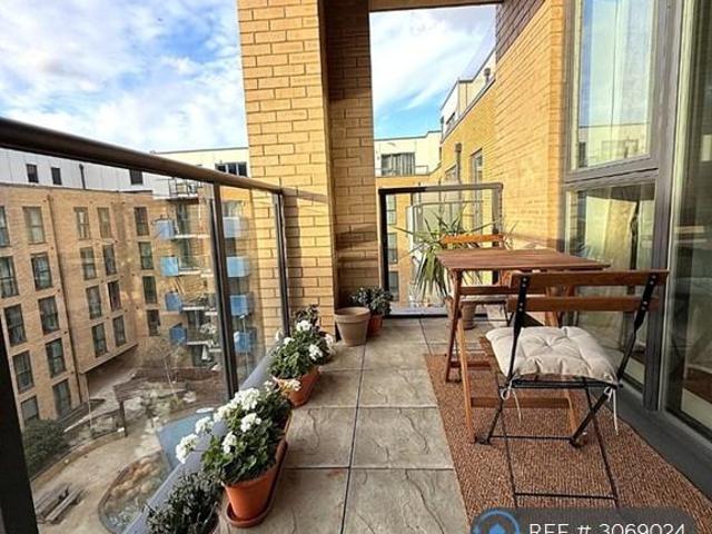 Apartment for rent in Parkside SE10, Greater London