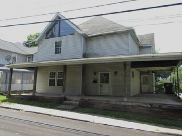 House for sale in Burgettstown, Pennsylvania