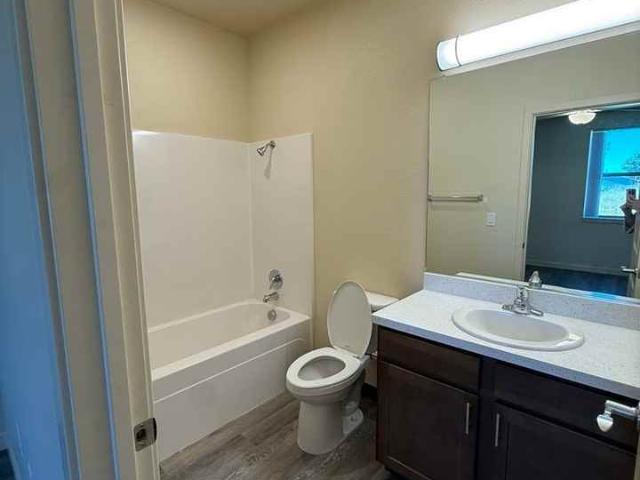 Apartment for rent in Shasta, California