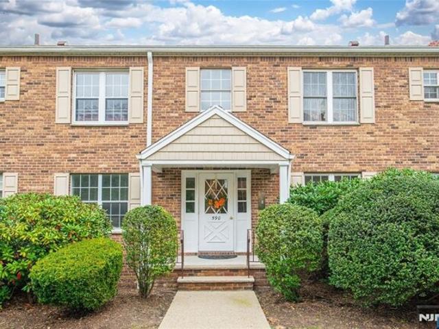 Condo for sale in Oradell, New Jersey