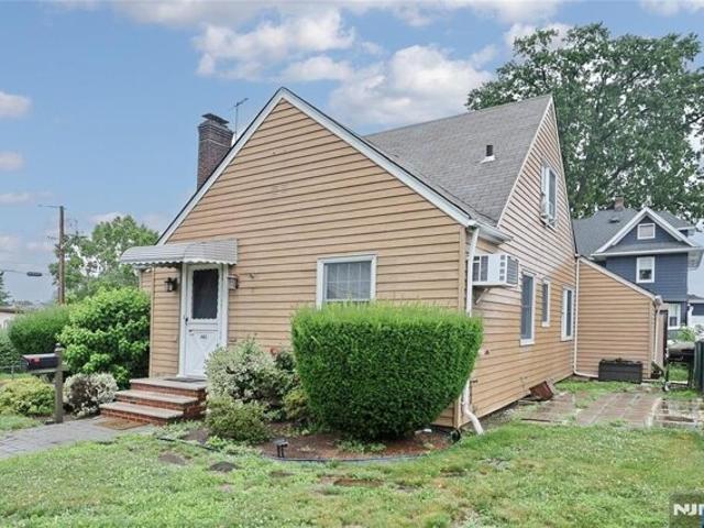 House for sale in Wood Ridge, New Jersey