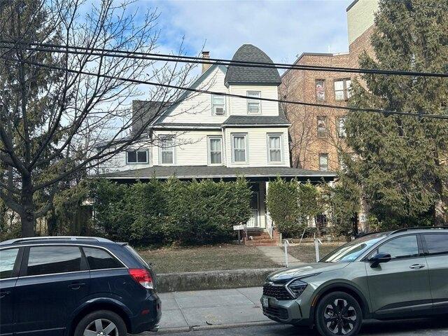 House for sale in Queens, Arverne