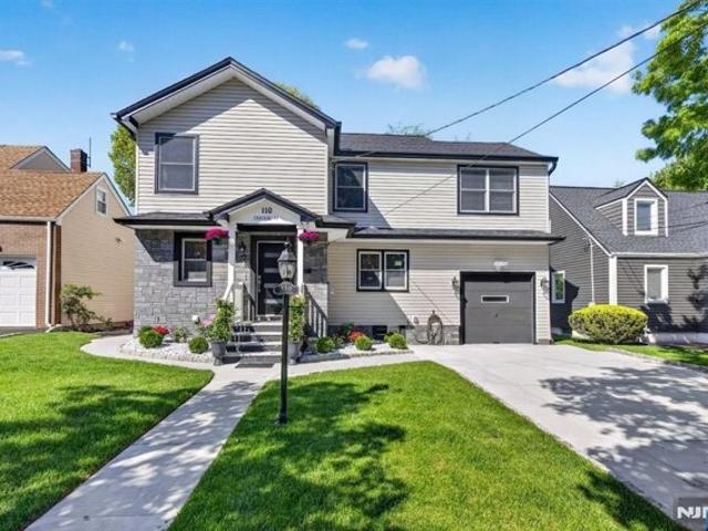 House for sale in Rochelle Park, New Jersey