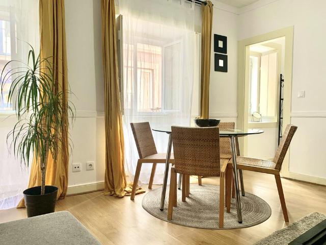 Apartamento alugar em Santo António, Lisboa
