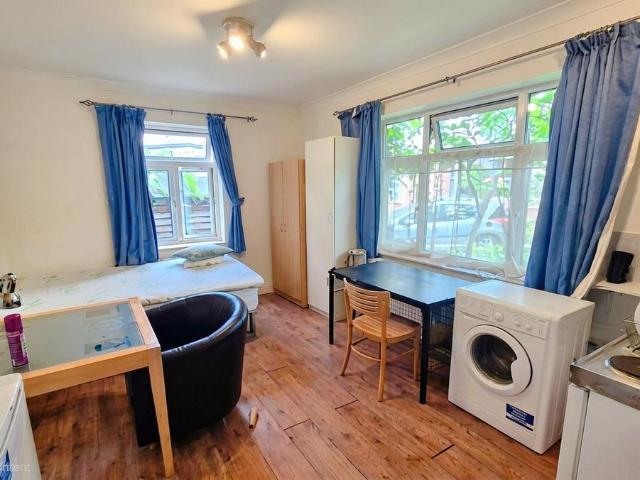 Room for rent in London Borough of Hounslow, Greater London