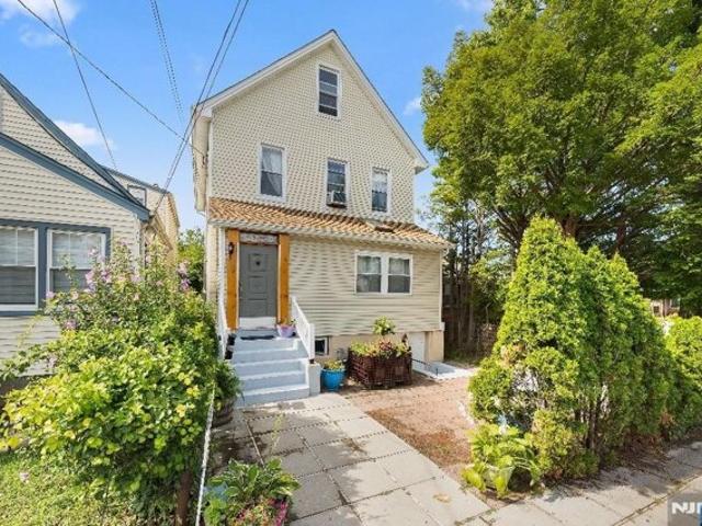 House for sale in Palisades Park, New Jersey
