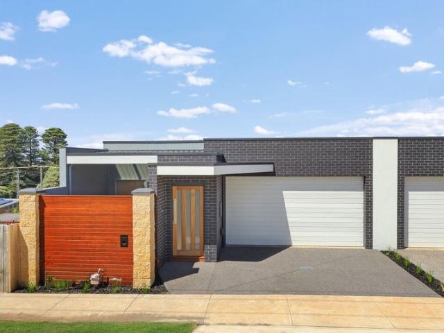 Townhouse for sale in Warrnambool, Victoria