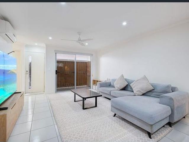 Townhouse for rent in Kings Creek, Queensland
