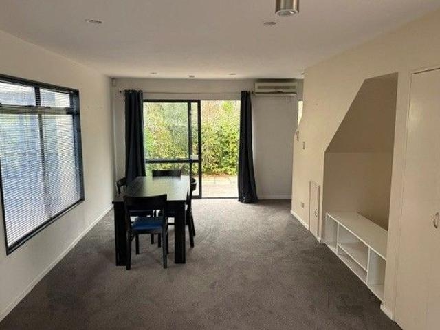 Townhouse for rent in Heathcote, Canterbury