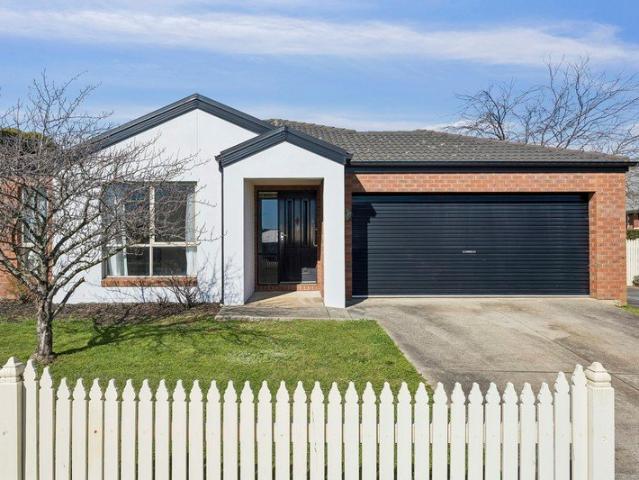 Apartment for sale in Cobden, Victoria