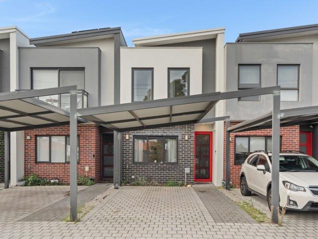 Townhouse for sale in Cloverdale, Western Australia