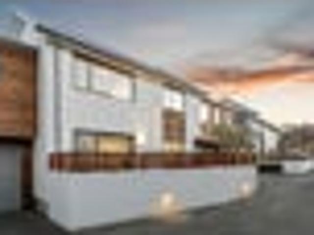 Townhouse for sale in Heathcote, Canterbury