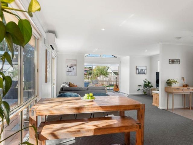 Townhouse for sale in Cowes, Victoria