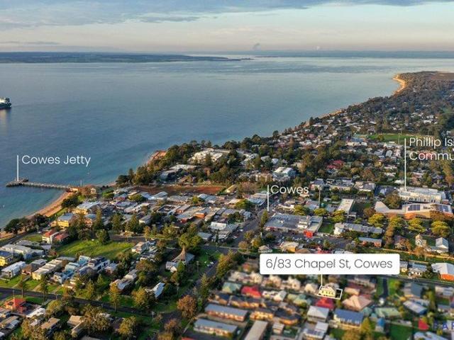 Townhouse for sale in Cowes, Victoria