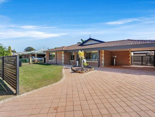 House for sale in Broadwater, Western Australia