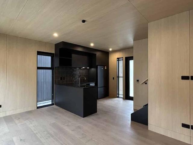 Townhouse for rent in Otakou